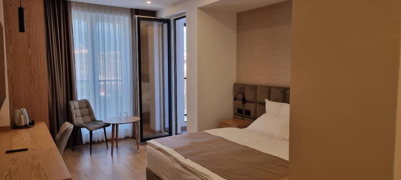 Sibb Hotel Tirana Zewnętrze zdjęcie