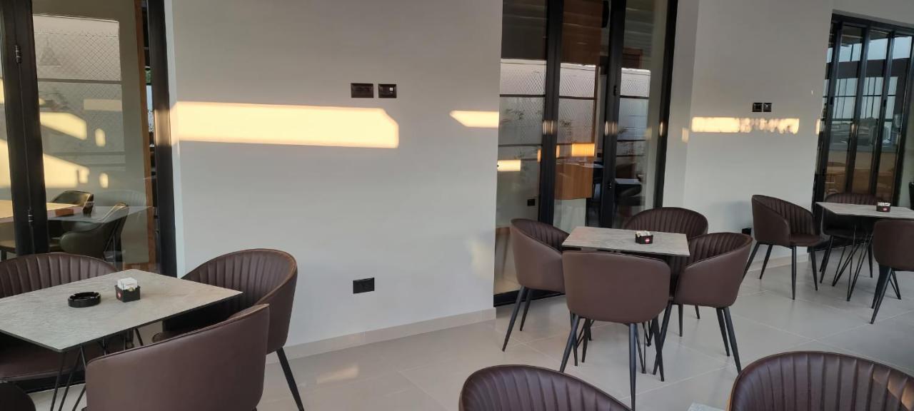 Sibb Hotel Tirana Zewnętrze zdjęcie