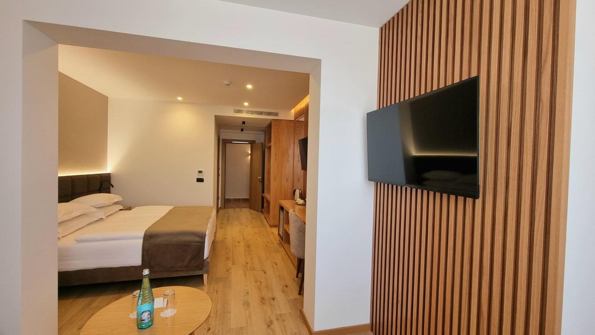 Sibb Hotel Tirana Zewnętrze zdjęcie