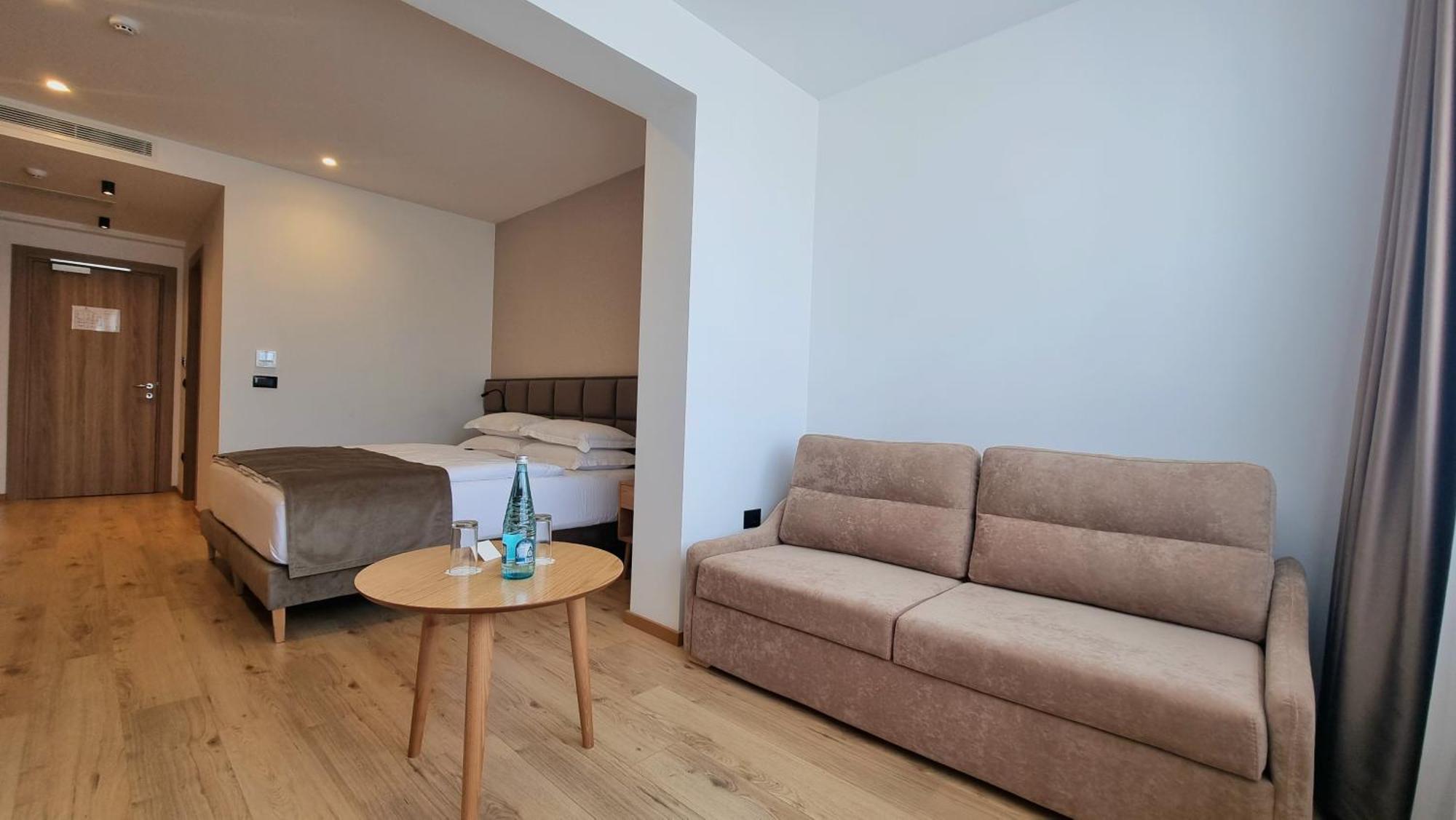 Sibb Hotel Tirana Zewnętrze zdjęcie