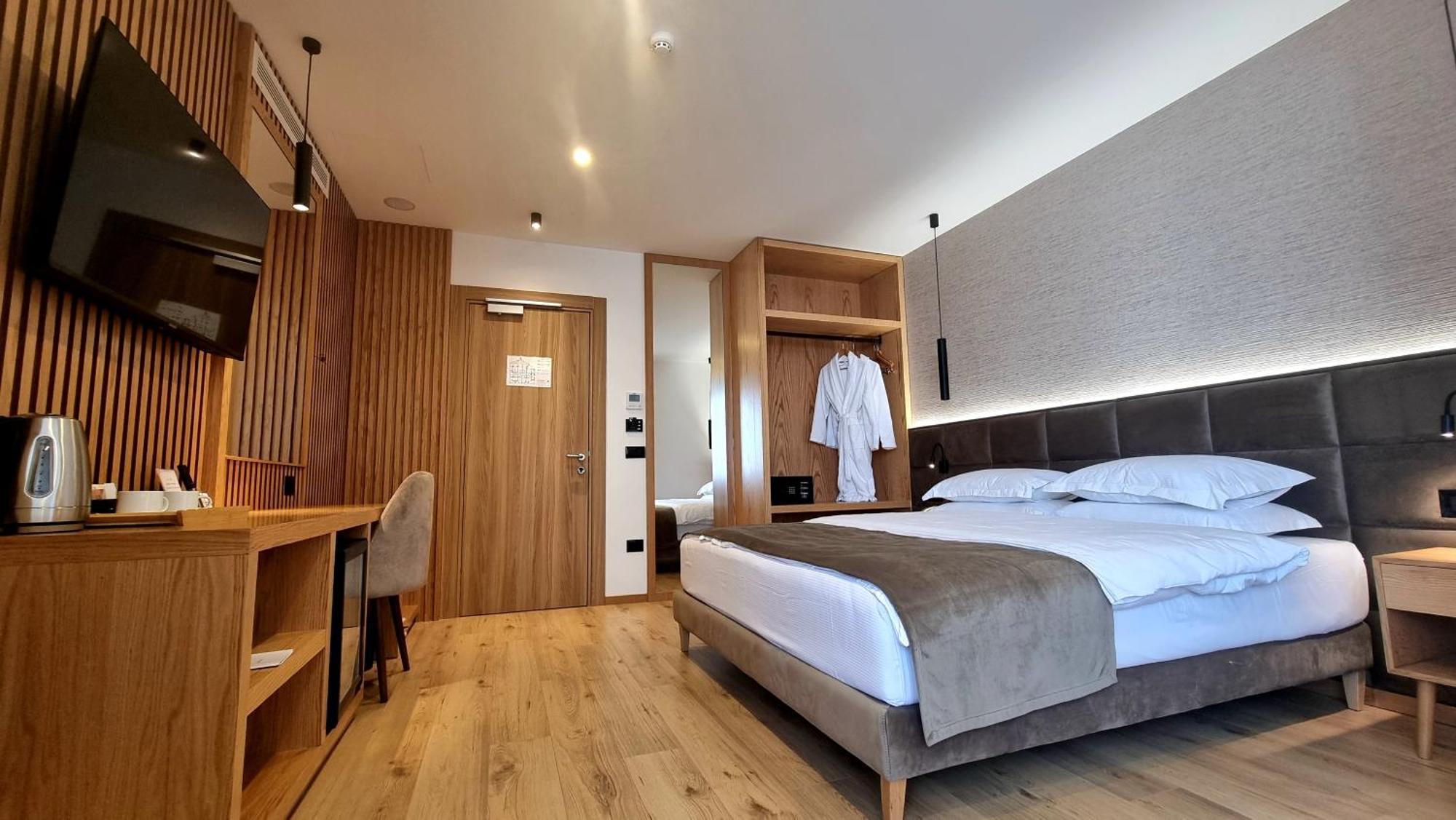 Sibb Hotel Tirana Zewnętrze zdjęcie