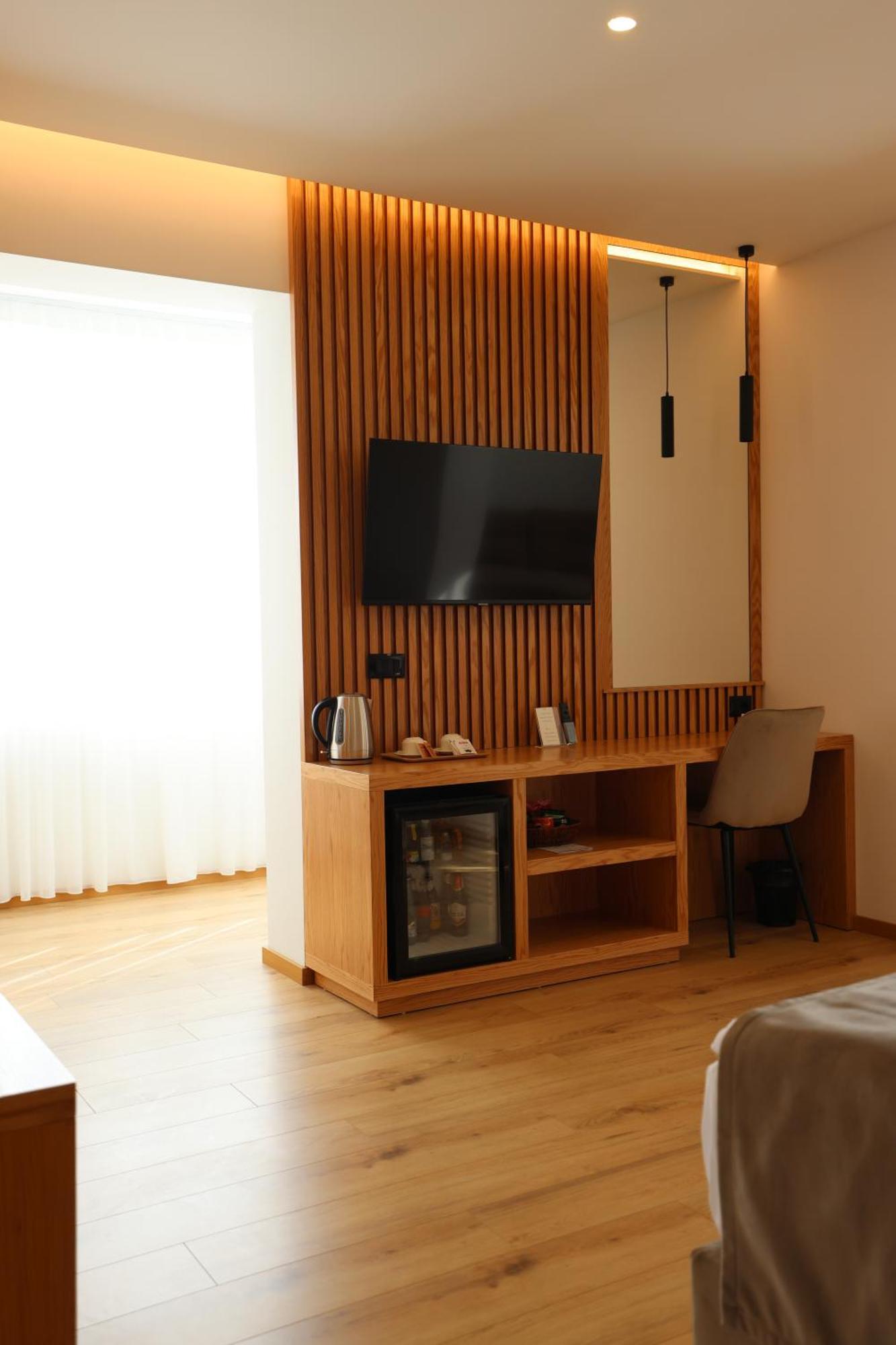 Sibb Hotel Tirana Zewnętrze zdjęcie
