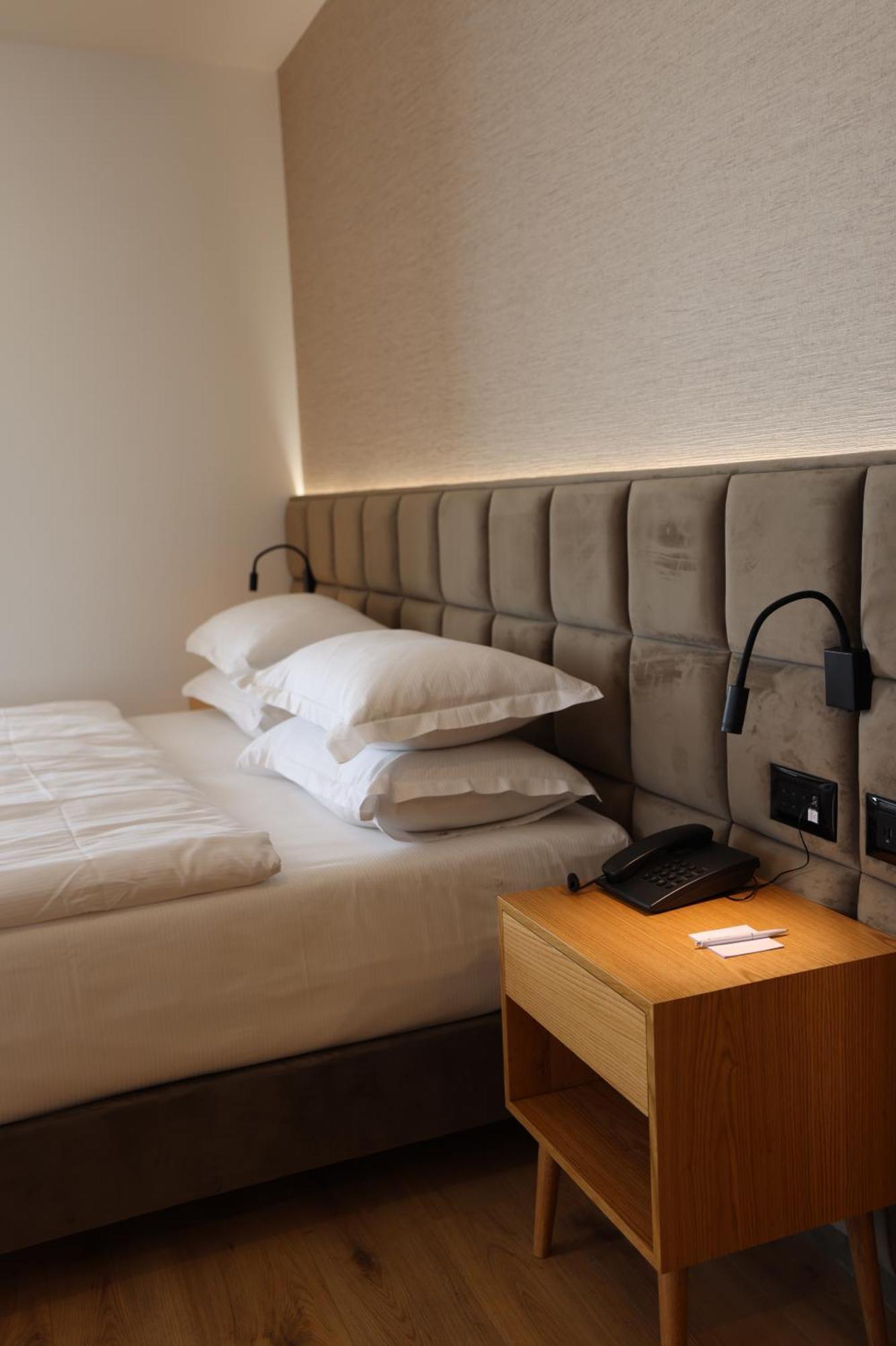 Sibb Hotel Tirana Zewnętrze zdjęcie