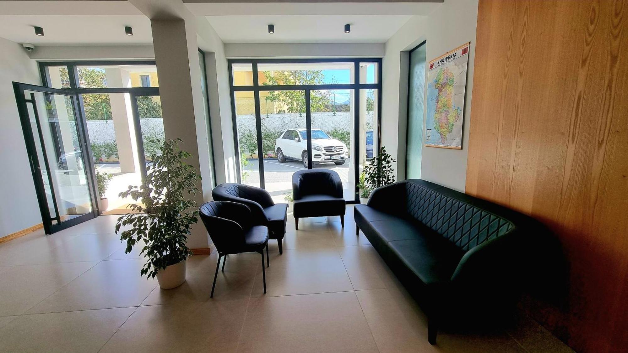 Sibb Hotel Tirana Zewnętrze zdjęcie
