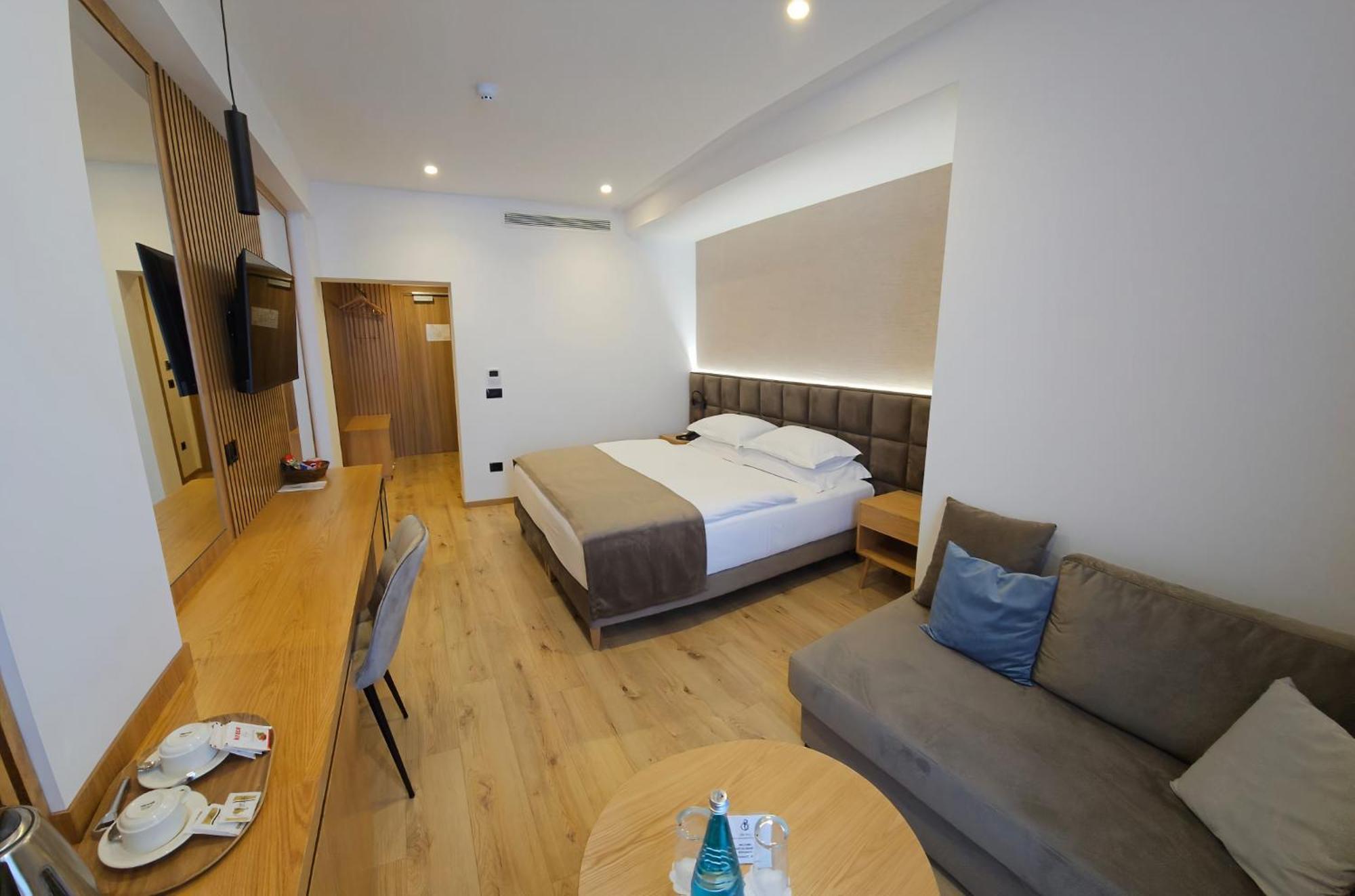 Sibb Hotel Tirana Zewnętrze zdjęcie