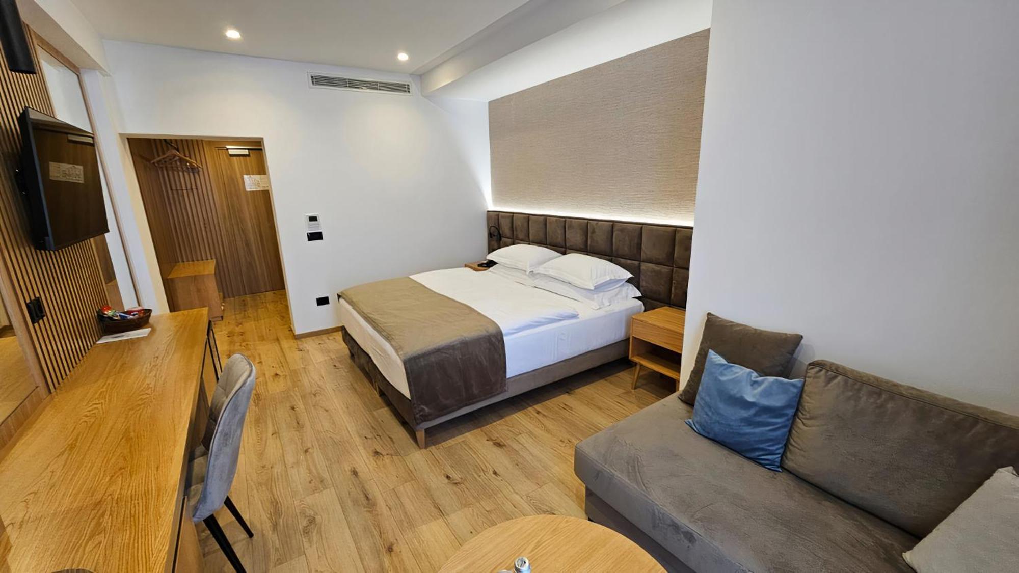 Sibb Hotel Tirana Zewnętrze zdjęcie