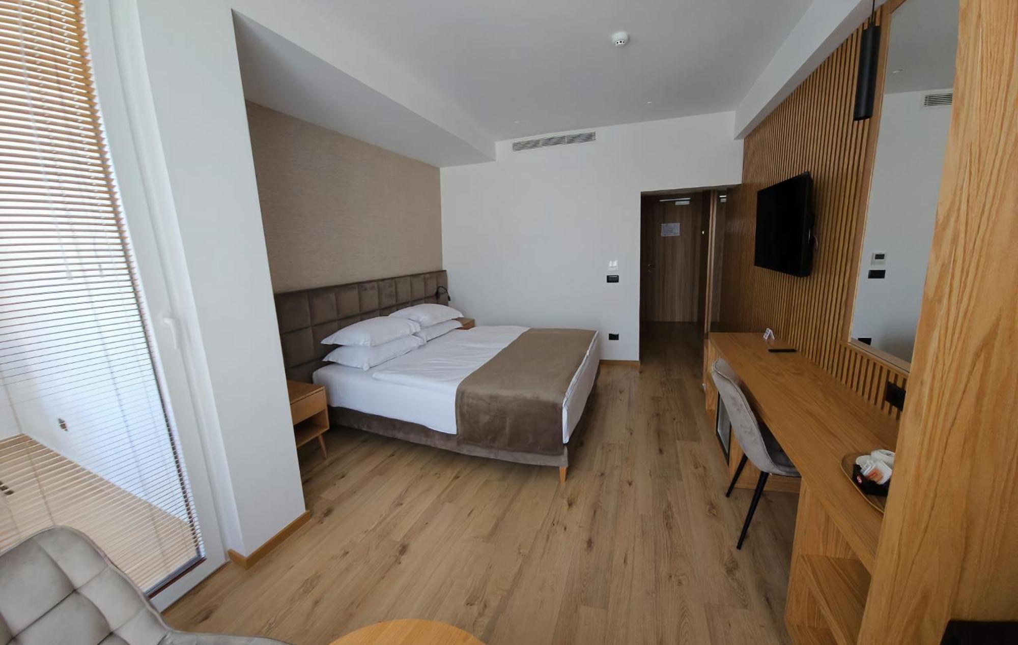 Sibb Hotel Tirana Zewnętrze zdjęcie