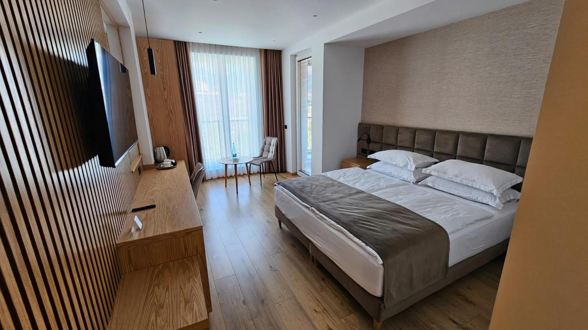 Sibb Hotel Tirana Zewnętrze zdjęcie