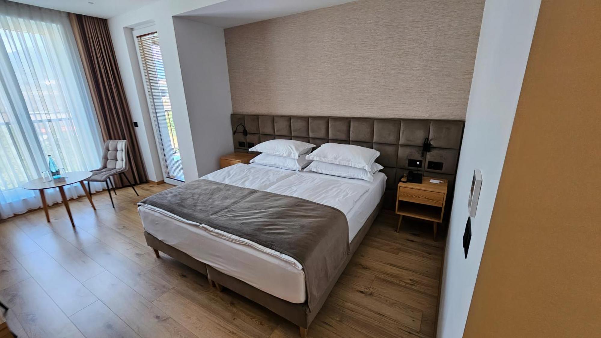 Sibb Hotel Tirana Zewnętrze zdjęcie